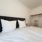 Am Theater: Modern With Kitchen And Netflix * Cottbus