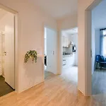 Am Theater: Modern With Kitchen And Netflix