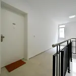 Apartment Am Theater: Modern With Kitchen And Netflix Cottbus