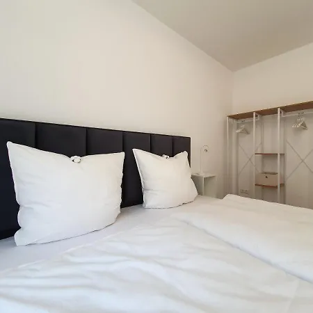 Am Theater: Modern With Kitchen And Netflix * Cottbus
