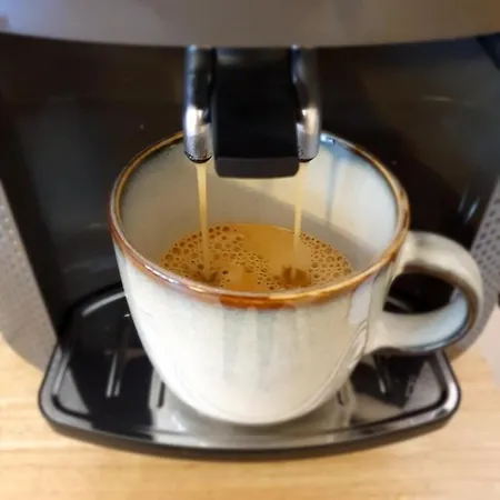 Am Theater - Modern, Zentral Und Ruhig Mit Kueche, Waschtrockner, Netflix, Wlan Und Parkplatz- 2 Zimmer, 52 Qm * 콧부스