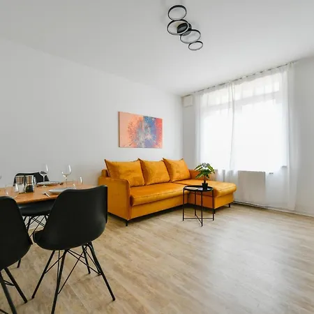 Apartmán Am Theater - Modern, Zentral Und Ruhig Mit Kueche, Waschtrockner, Netflix, Wlan Und Parkplatz- 2 Zimmer, 52 Qm