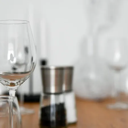 아파트 Am Theater - Modern, Zentral Und Ruhig Mit Kueche, Waschtrockner, Netflix, Wlan Und Parkplatz- 2 Zimmer, 52 Qm