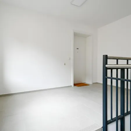 Apartment Am Theater: Modern With Kitchen And Netflix Cottbus