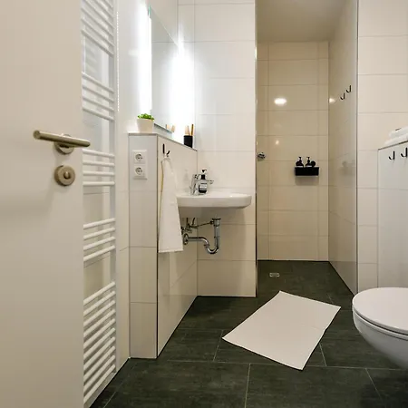 Am Theater: Modern With Kitchen And Netflix Cottbus