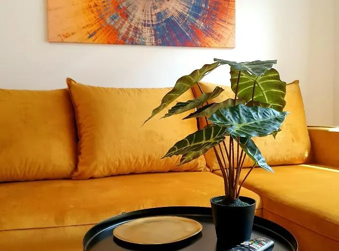 Am Theater - Modern, Zentral Und Ruhig Mit Kueche, Waschtrockner, Netflix, Wlan Und Parkplatz- 2 Zimmer, 52 Qm Apartament *