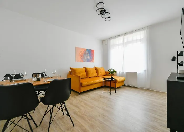 Apartament Am Theater - Modern, Zentral Und Ruhig Mit Kueche, Waschtrockner, Netflix, Wlan Und Parkplatz- 2 Zimmer, 52 Qm