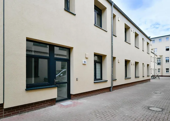 Am Theater - Modern, Zentral Und Ruhig Mit Kueche, Waschtrockner, Netflix, Wlan Und Parkplatz- 2 Zimmer, 52 Qm Chociebuż